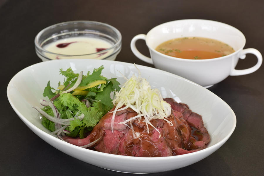 ひるぜんジャージーランド ローストビーフ丼